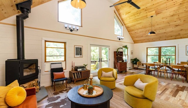 Cozy Log Cabin | Firepit Stream O&W Rail Trail