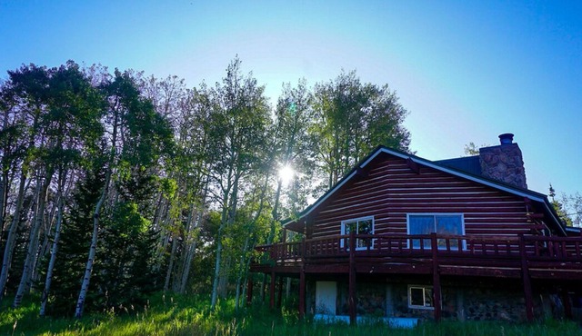 Cozy log cabin getaway