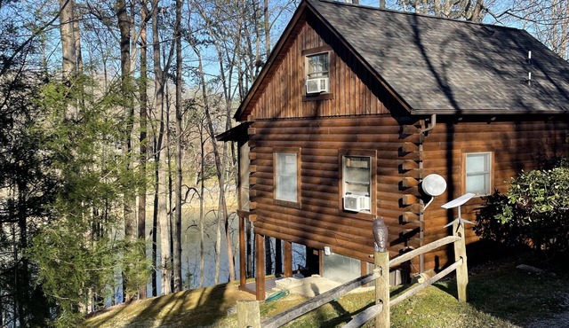 Cozy Log Cabin in Big Creek on Norris Lake with dock/boat slip, 2 kayaks