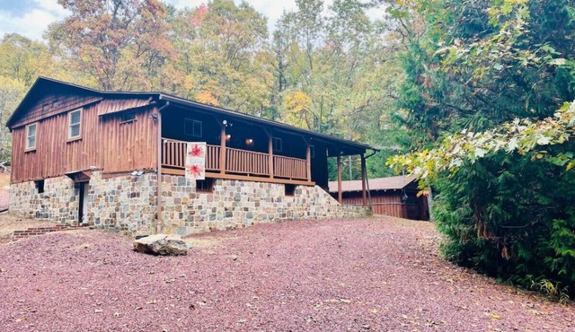 Cozy Log Cabin in Jim Thorpe
