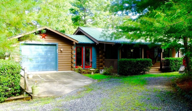 Cozy Log Cabin In Riverbend, Lake Lure North Carolina