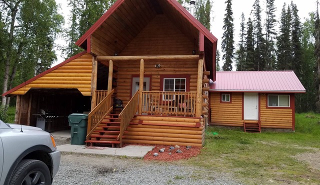 Cozy Log Cabin In The Woods - Friends And Families Welcome!