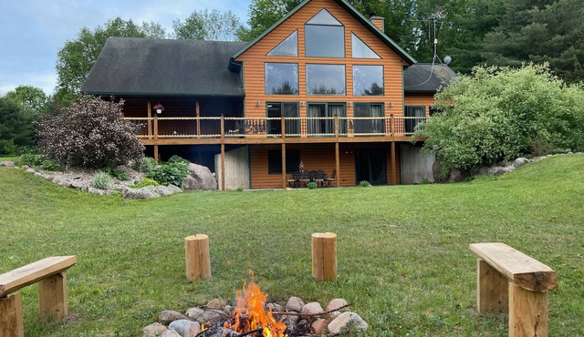 Cozy Log Cabin - Nature Escape - 5 acres