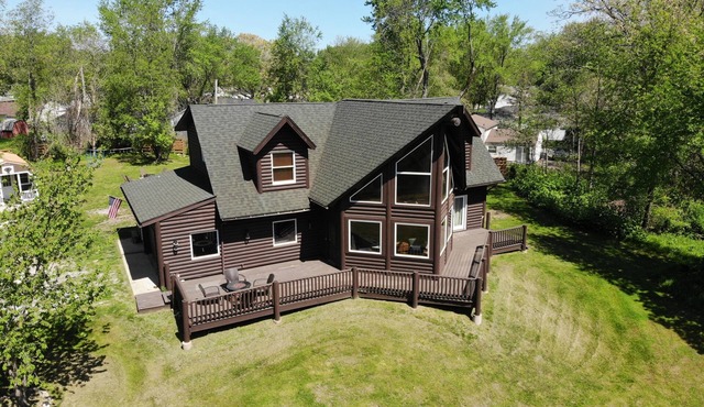 Cozy Log Cabin Near Indiana Dunes & Lake Michigan!