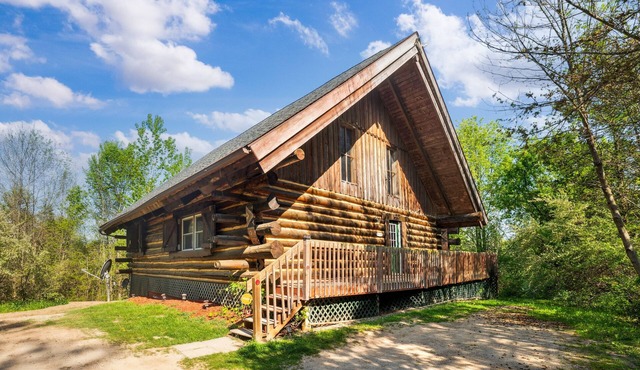 Cozy Log Cabin on 15 acres, with private lake, 1 mile from Lake Michigan