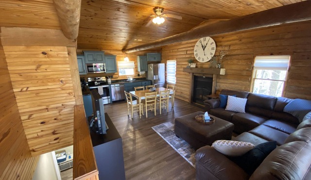 Cozy Log Cabin on Table Rock Lake - The Timbers Cabin #8