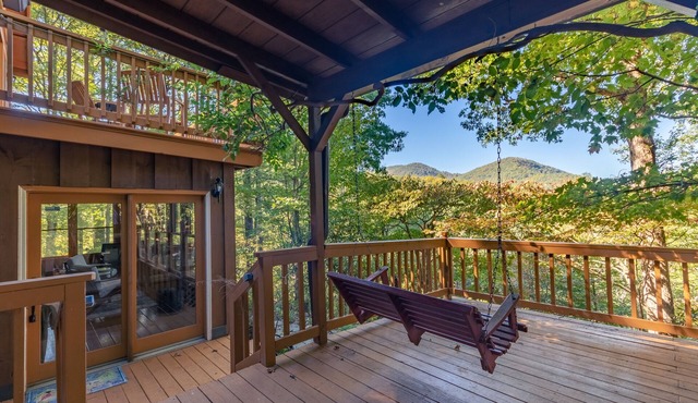 ❤ Cozy Log Cabin w/Stunning View! Waterfall, 3 Fireplaces, Arcade, Stocked! 🏞