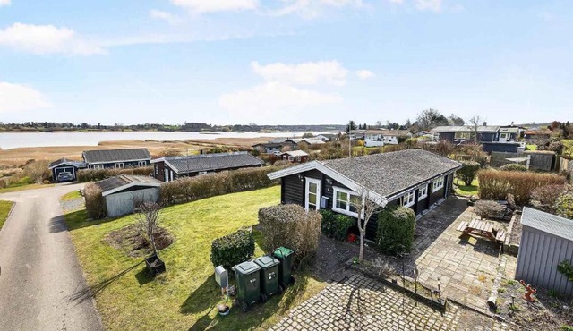 Cozy Log Cabin With A View Of The Water