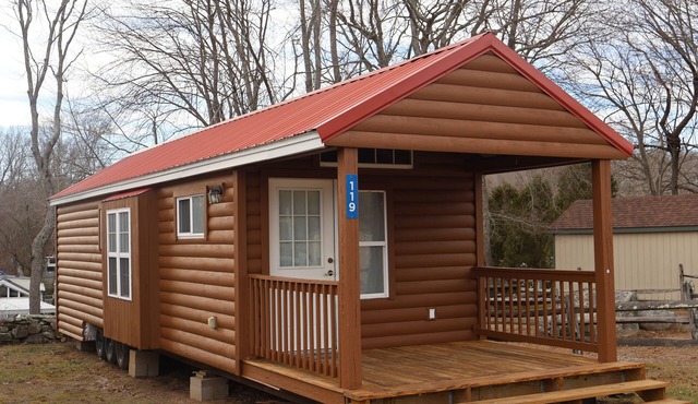 Cozy Log Cabin with AC near Preston, CT - with fun and activities for all ages