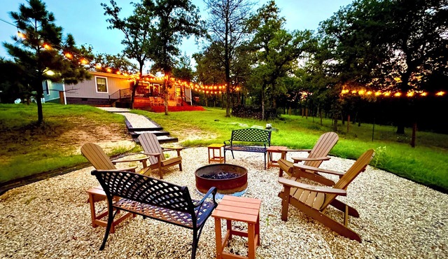 Cozy Lost Pines Cabin - 15 Acres, Hiking, Campfires, Bastrop, COTA, BBQ