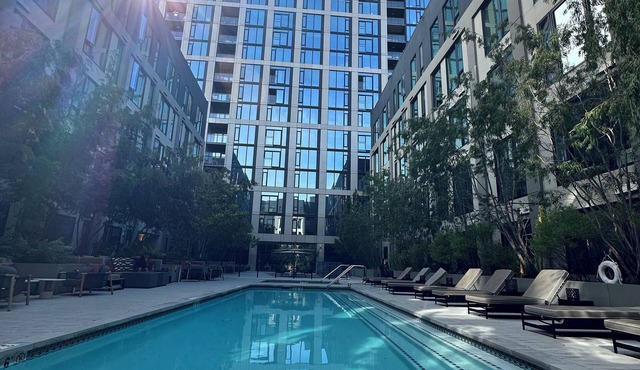 Cozy lovely apartment in Oakland with fitness facility and other amenities