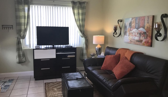 Cozy Low Rate-WalktoBeach Townhouse-UNIT#1 QUOTED-1Bd/1ba/LR/Full Kitchen-WIFI