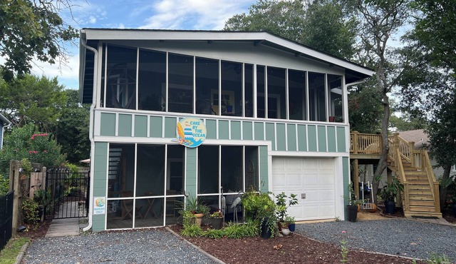 Cozy, lower unit located in timeless Yaupon and only 800 feet from the beach!