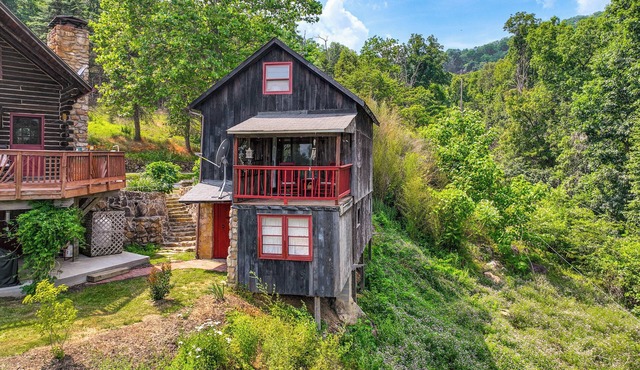Cozy Luray Cabin w/Views: Near Hiking Trails!