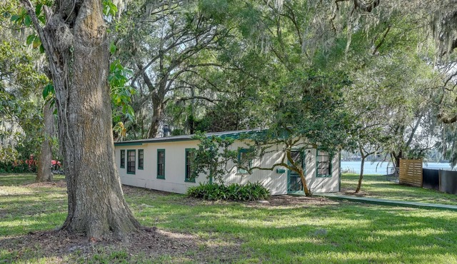 Cozy Lutz Vacation Rental w/ Lake Access
