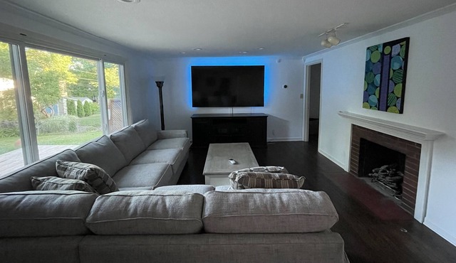 Cozy- Lux Home in the heart of Prairie Village