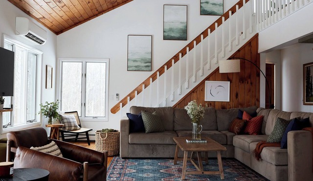 Cozy Lux Mountain Lodge-Hot Tub-Mountain Views-10min to Skiing-Windham Hunter