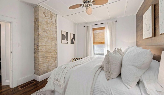 Cozy Luxe Apartment Near Western & St. Joseph’s