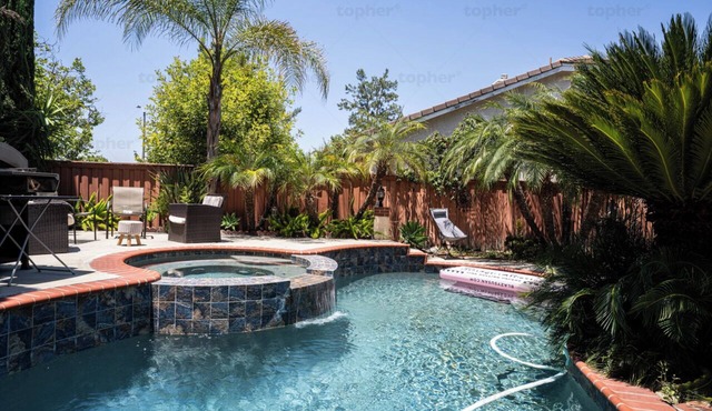 Cozy Luxe Stay w/Resort-Style Amenities