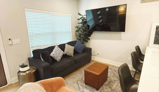 Cozy Luxe Stay Walk to any HOGS Stadium