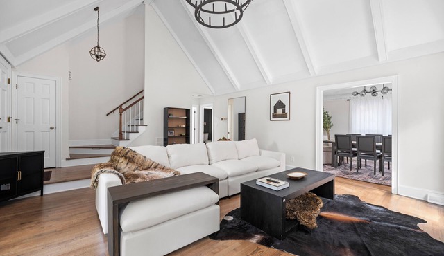 Cozy/Luxe Winter Countryside Estate on Private Grounds in South CLT-King Suite!