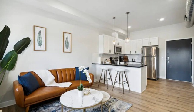 Cozy Luxury 1 Bedroom with Private Patio