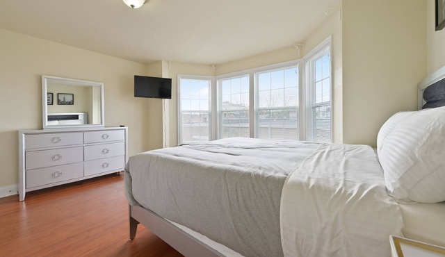 Cozy & Luxury 4 bedroom Baltimore downtown home