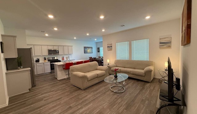 Cozy Magnolia Retreat – 4BR/3BA Family Home