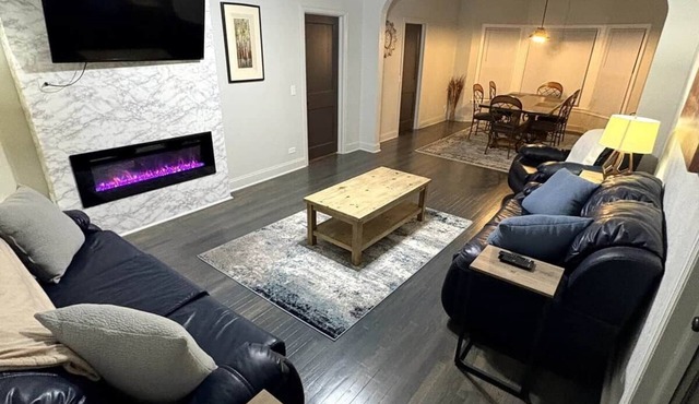 Cozy Main Floor- Hecla