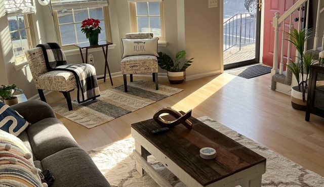 Cozy Marina Townhome across the Lake