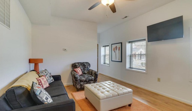 Cozy Marlinton Vacation Rental Downtown Location!