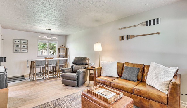 Cozy Meyers Lake Townhome: Near Hall of Fame!