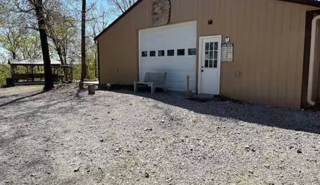 Cozy micro cabin 3 near Truman Lakes in the Ozarks