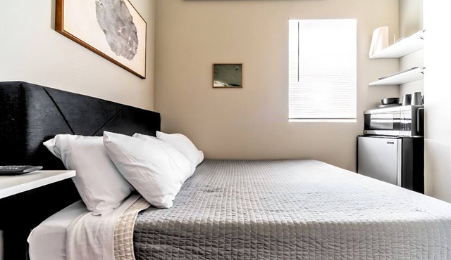 Cozy Micro Suites: Sleeps 2, Minutes to Downtown