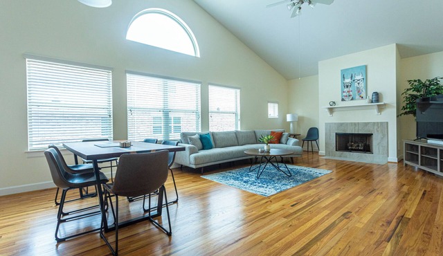 Cozy mid-century inspired home, near med center