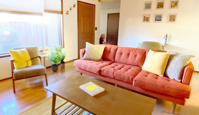 Cozy Mid-Century Modern Duplex in Central Mt. Scott Area