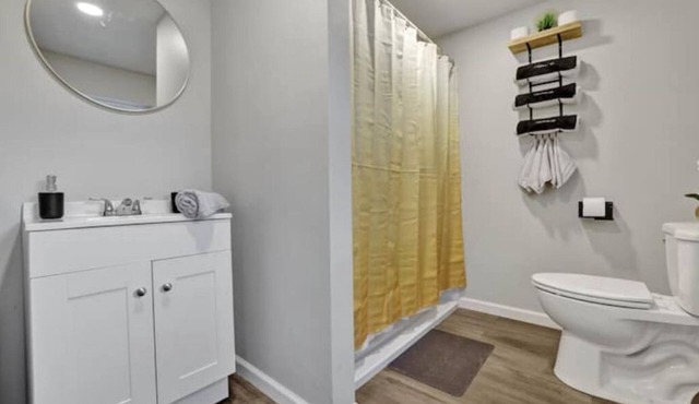 Cozy Midnight Cargo Cottage - Near Wheeler Lake