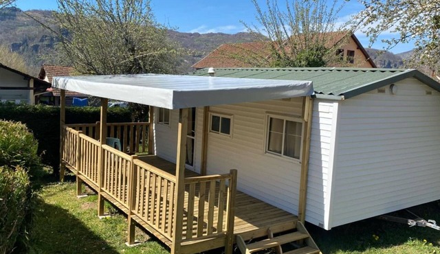 Cozy mobile home for 5 with terrace
