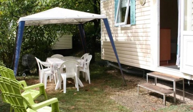 Cozy mobile home for 5 in campsite at Payrac