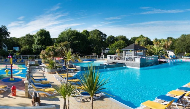 Cozy mobile home for 6 people with terrace/Domaine de Kerlann campsite * South Brittany