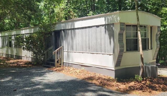 Cozy mobile home in charming Oxford, NC