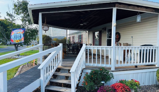 Cozy Mobile Home In Just the Right Place.
