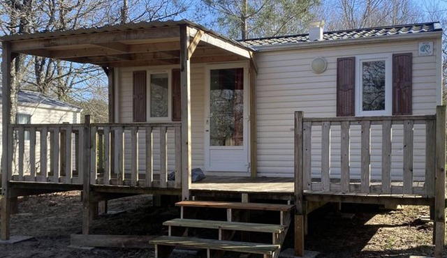 Cozy mobile home with terrace at Camping La Motte