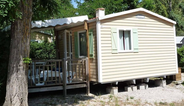 Cozy mobile home with terrace for 2 people in Saint-Maime