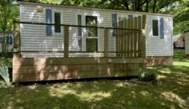 Cozy mobile home with terrace, 2 bedrooms in Lamontjoie