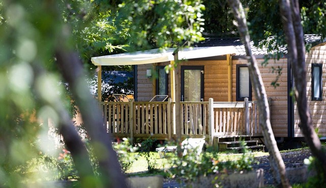 Cozy mobile home with terrace, 4 people