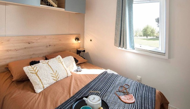 Cozy mobile home with terrace in Collias