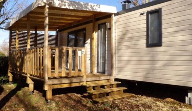 Cozy mobile home with terrace near Limeuil