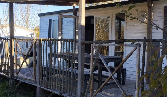 Cozy mobile home with terrace for 5 people