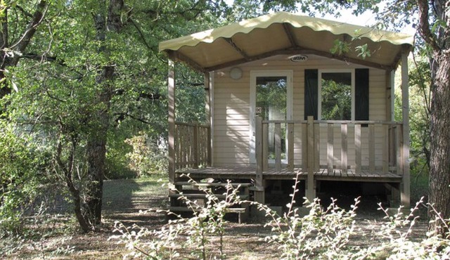 Cozy mobile home with terrace for 2 people